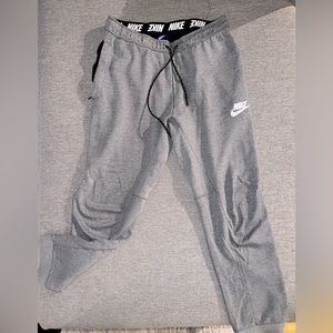 Nike men’s joggers size M